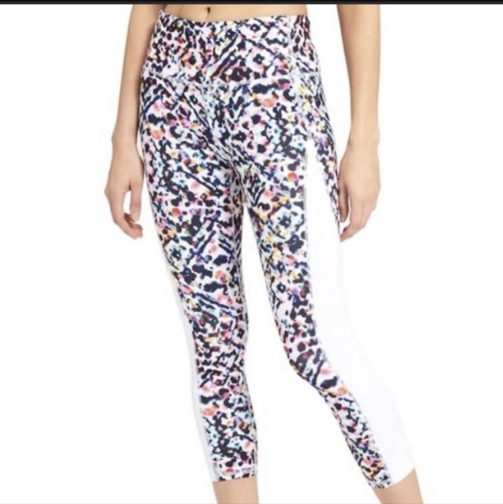 Athleta High Rise Watercolor Chaturanga Capri M MSRP $74 white yoga